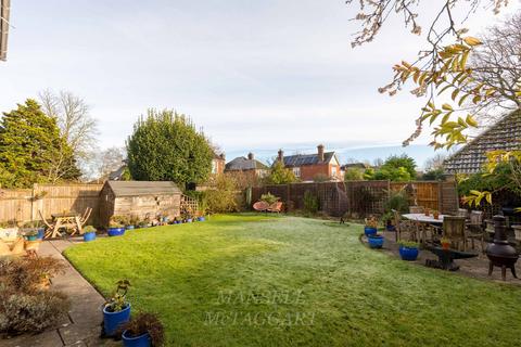 4 bedroom detached house for sale, Windmill Lane, East Grinstead RH19