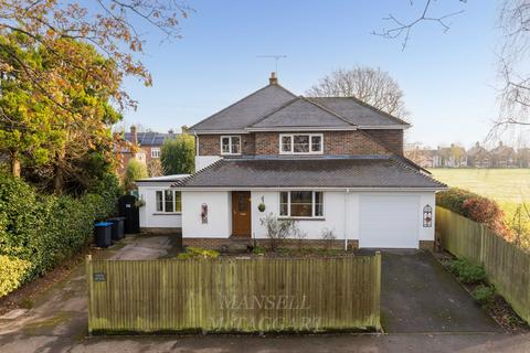 4 bedroom detached house for sale, Windmill Lane, East Grinstead RH19