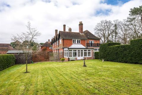 4 bedroom semi-detached house for sale, Goudhurst Road, Cranbrook, Kent, TN17