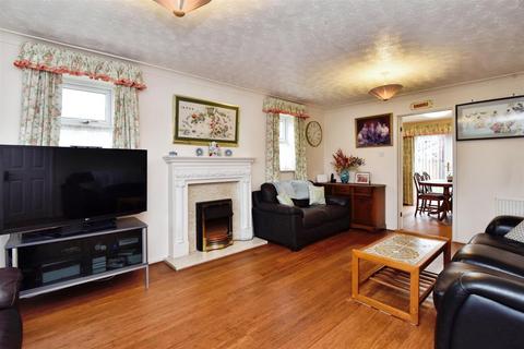 4 bedroom house for sale, Crestwood Close, Crewe