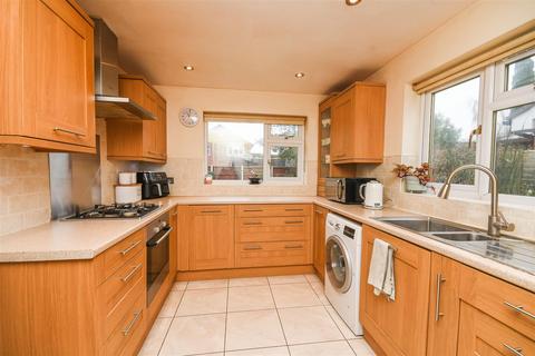 4 bedroom link detached house for sale, 16 Conway Road, Perton, Wolverhampton, WV6 7RQ