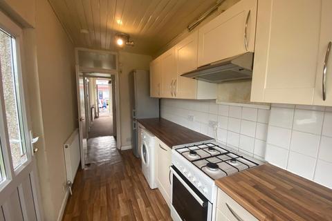 4 bedroom terraced house to rent - Sandling Avenue, Bristol BS7