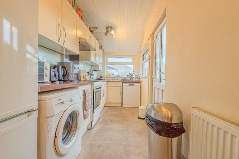 4 bedroom terraced house to rent, Sandling Avenue, Bristol BS7
