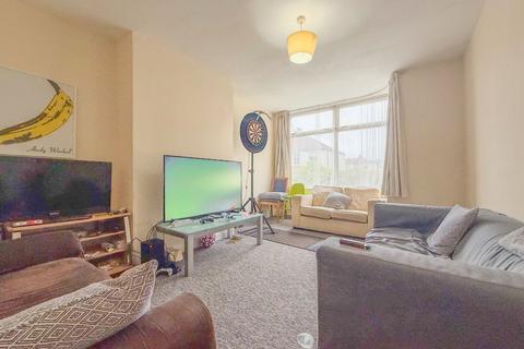 4 bedroom terraced house to rent, Sandling Avenue, Bristol BS7