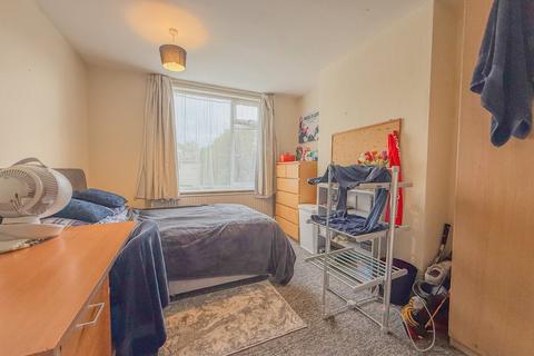 4 bedroom terraced house to rent, Sandling Avenue, Bristol BS7