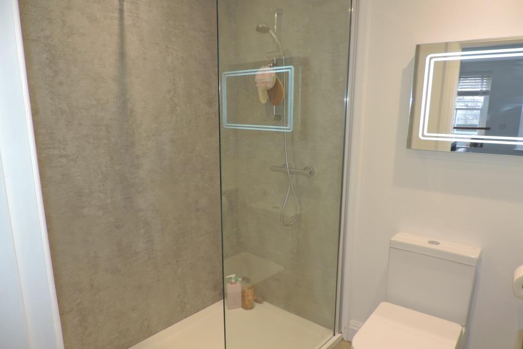 Bathroom1.jpg