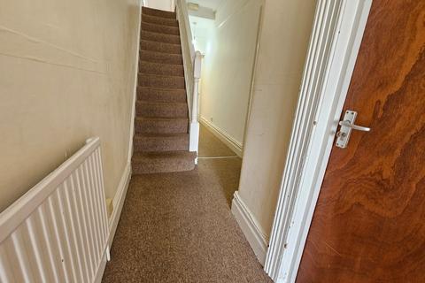 6 bedroom terraced house to rent, Brynland Avenue, Somerset BS7