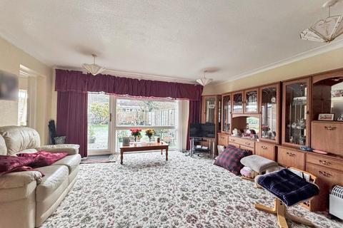 3 bedroom semi-detached house for sale, Crofton Close, Kennington, Ashford TN24