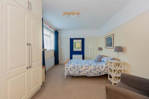 3a Wellesley Avenue, Iver, SL0 9AU