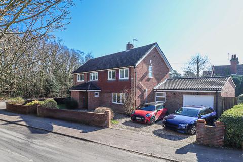 4 bedroom detached house for sale, Bloomfield Road, Harpenden, AL5
