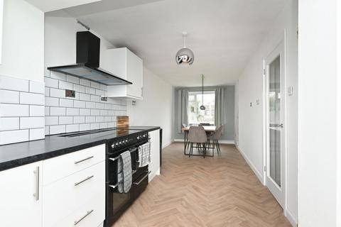 9 Gower Close, Muxton, Telford, TF2 8PX