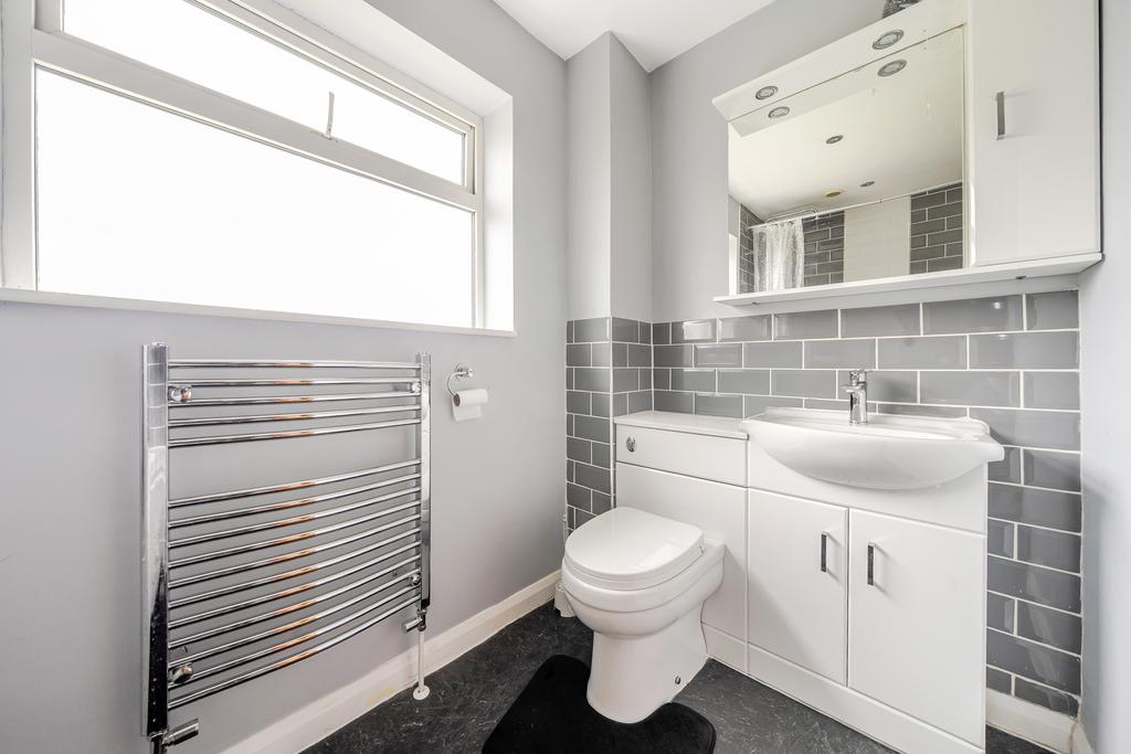 Main bathroom