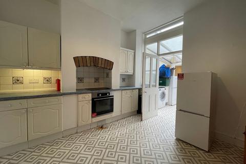 5 bedroom terraced house to rent, Coldharbour Road, Bristol BS6
