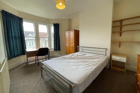 5 bedroom terraced house to rent, Coldharbour Road, Bristol BS6