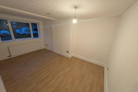 2 bedroom apartment to rent, Asgard Drive, Salford M5