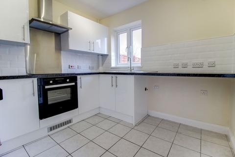 3 bedroom end of terrace house to rent, Ermin Street, Swindon SN3