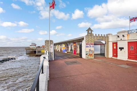 2 bedroom end of terrace house for sale, Sunny Glade Avenue, Herne Bay, Kent