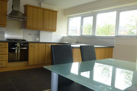 4 bedroom house to rent, Drayton Street, Manchester M15