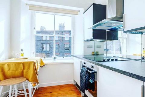 1 bedroom flat to rent, Eyre Place, ,