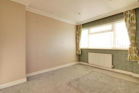 3 bedroom maisonette for sale, College Road, Cheshunt