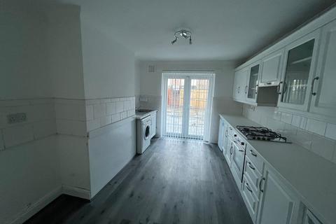 3 bedroom terraced house to rent, Barkis Close, L8 8LN