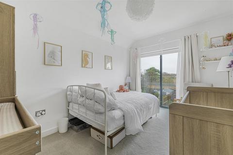 7 Blumer Lock, Yalding, Maidstone, ME18 6AD