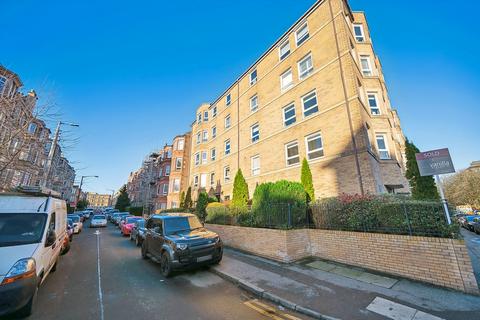 2 bedroom flat to rent, Skirving Street, Flat 3-3, Shawlands, Glasgow, G41 3BF