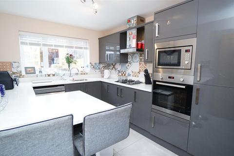 4 bedroom detached house for sale, Tenbury Road, Wrose, Shipley