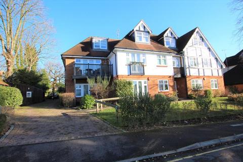 2 bedroom apartment to rent, West Hill Road, Woking GU22