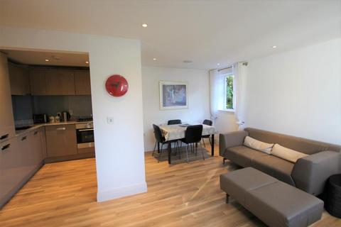 2 bedroom apartment to rent, West Hill Road, Woking GU22