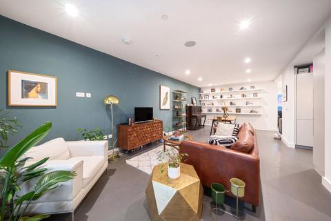 2 bedroom flat for sale, 36 Crimscott Street, London, SE1