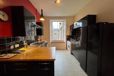 4 bedroom flat to rent, Bruntsfield Gardens, Bruntsfield, Edinburgh, EH10