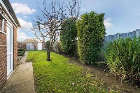 4 bedroom semi-detached house for sale, Chatham Avenue, Hayes