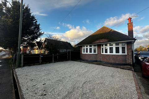 2 bedroom bungalow to rent, Staines Road West, Ashford, Surrey, TW15