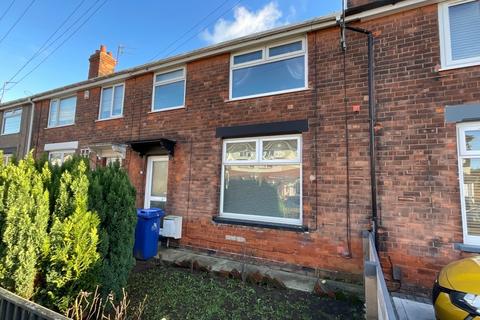 3 bedroom terraced house to rent, St. Francis Avenue, Grimsby, Lincolnshire, DN31