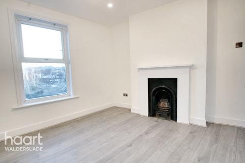 3 bedroom terraced house for sale, Constitution Road, Chatham