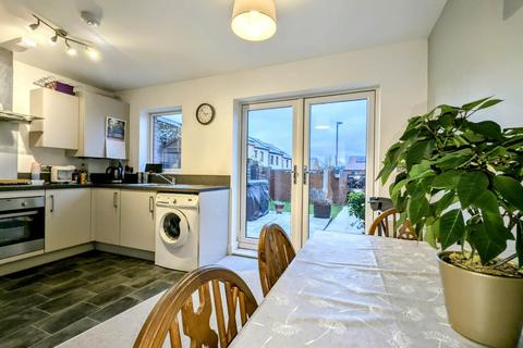 2 bedroom end of terrace house for sale, James View, Bordon GU35