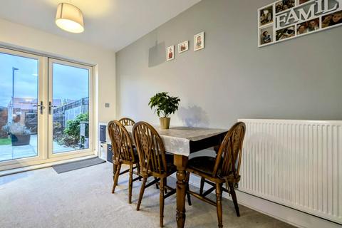 10 James View, Bordon, GU35 0FT