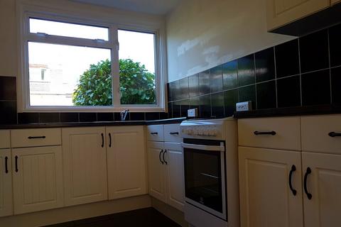 3 bedroom terraced house to rent, Arnheim Road, Southampton SO16