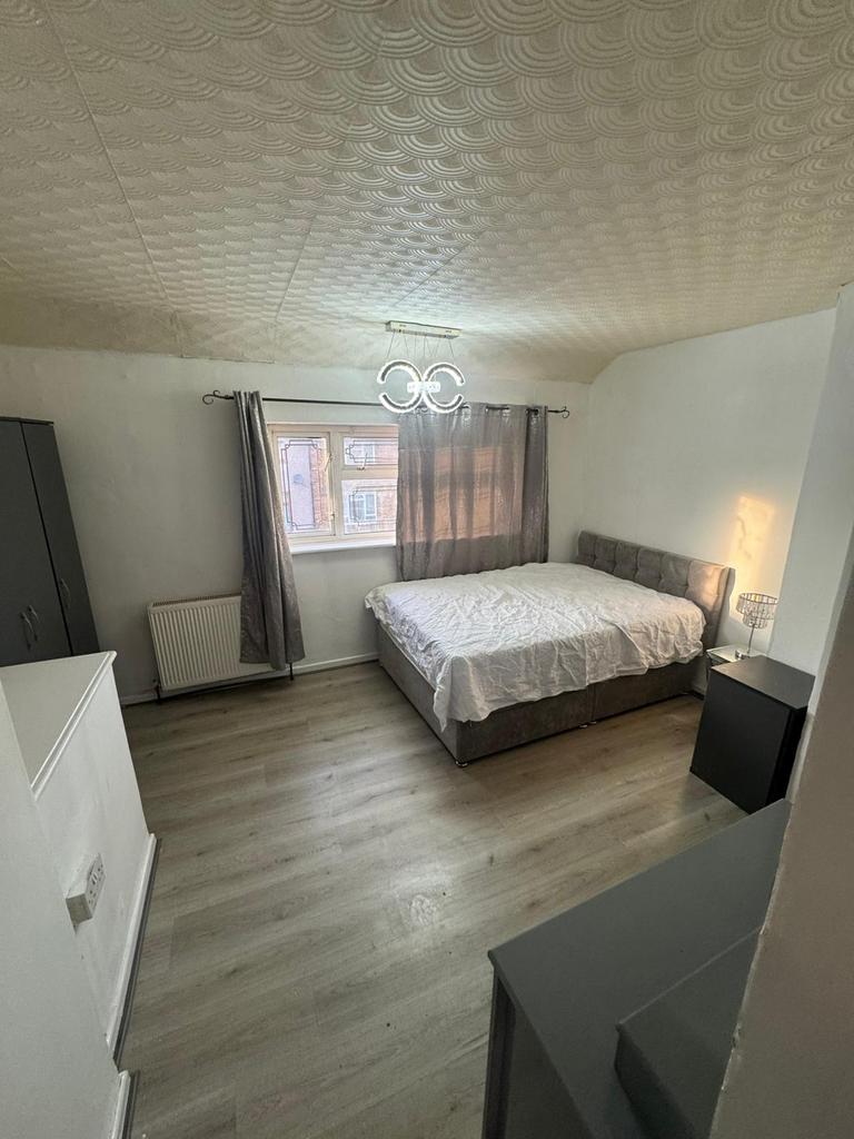 House in Barking - View 5