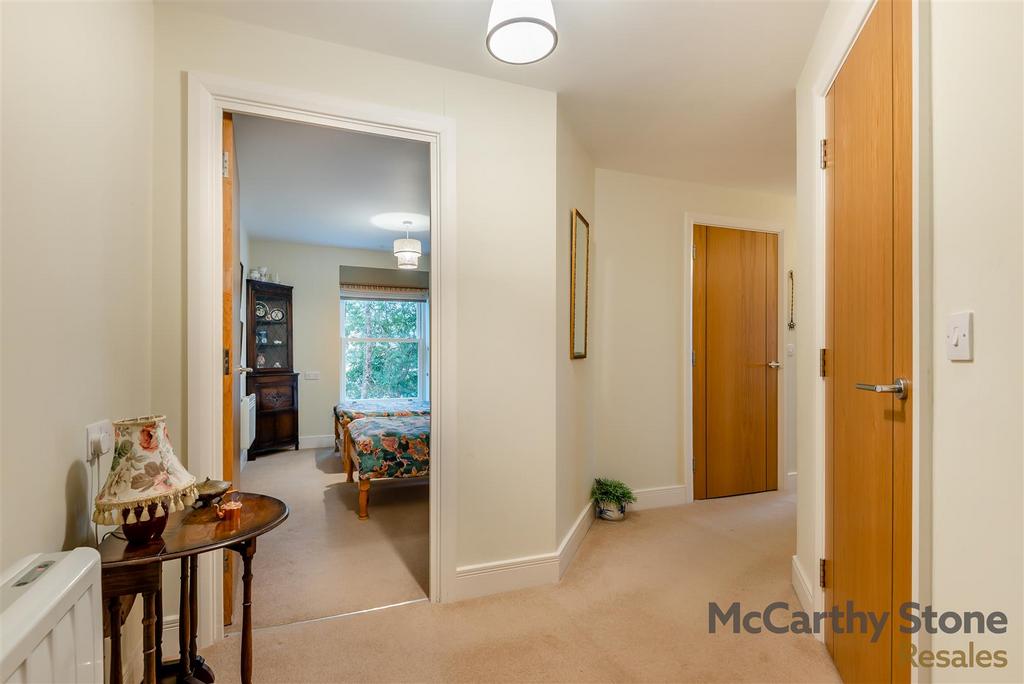 8631042-interior01.jpg