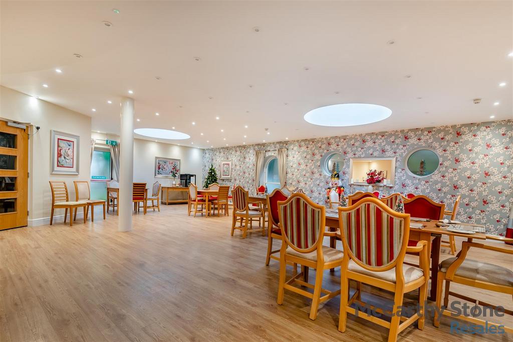8631042-interior16.jpg