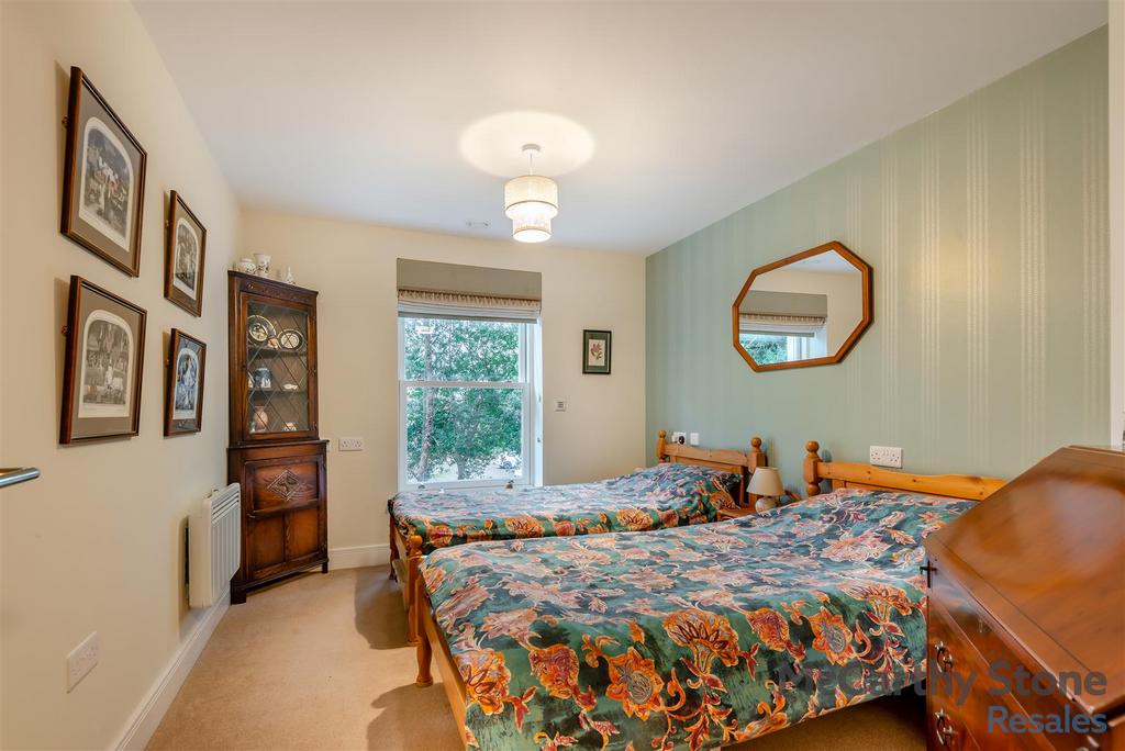 8631042-interior02.jpg