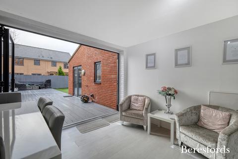 64 Anglia Way, South Ockendon, RM15 5FL