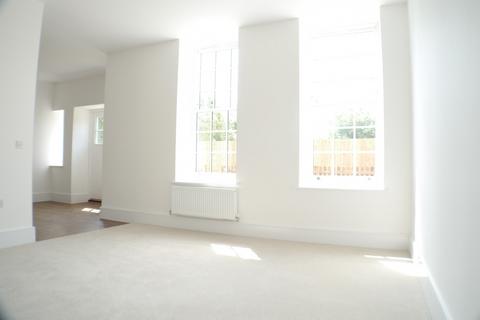 1 bedroom flat to rent, Longley Road, Chichester, PO19