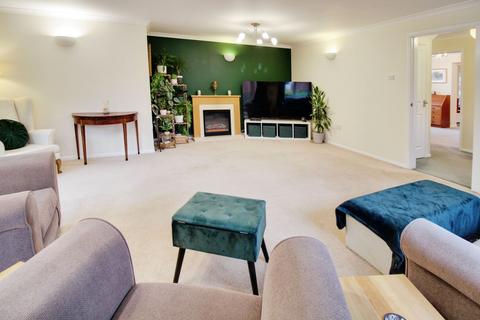 2 The Hedges, Wanborough, Swindon, SN4 0BJ