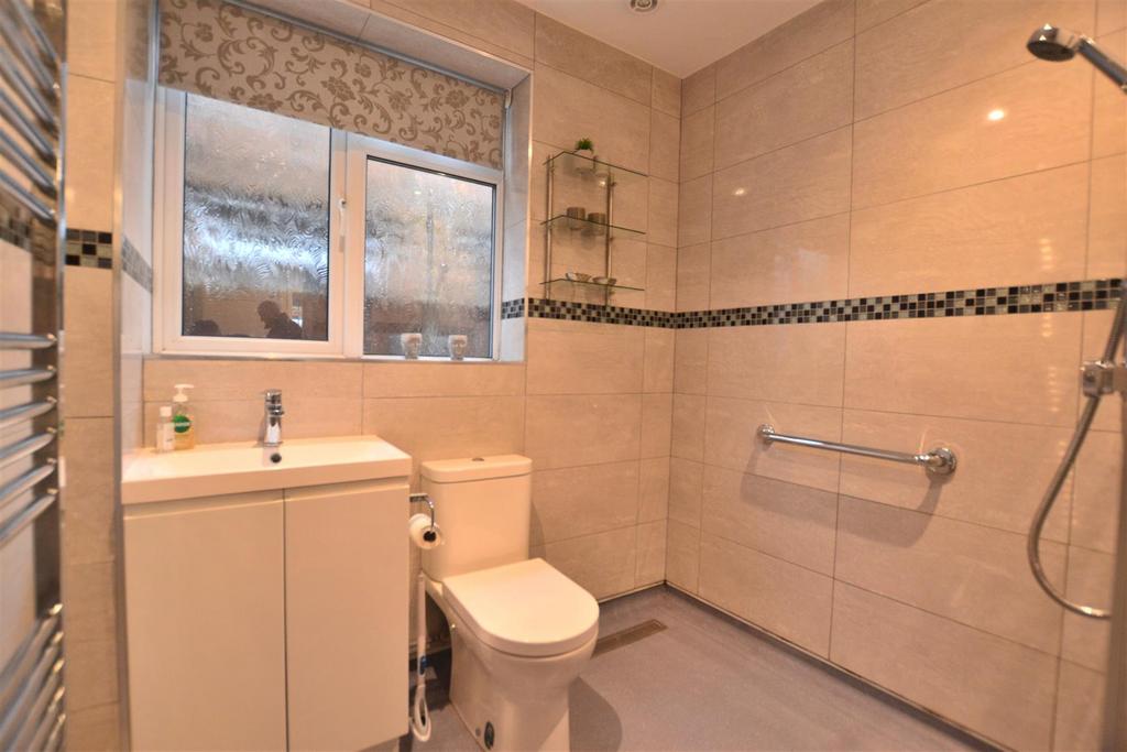 Shower Room.JPG