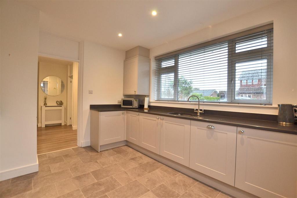 Kitchen 1.JPG