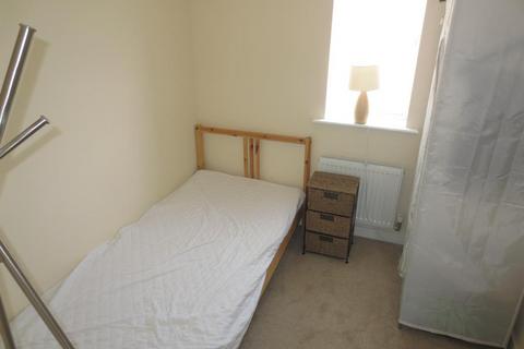 2 bedroom flat to rent, Sanderson Villas, St. James' Village , Gateshead, NE8 3DD