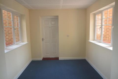 2 bedroom flat to rent, Sanderson Villas, St. James' Village , Gateshead, NE8 3DD